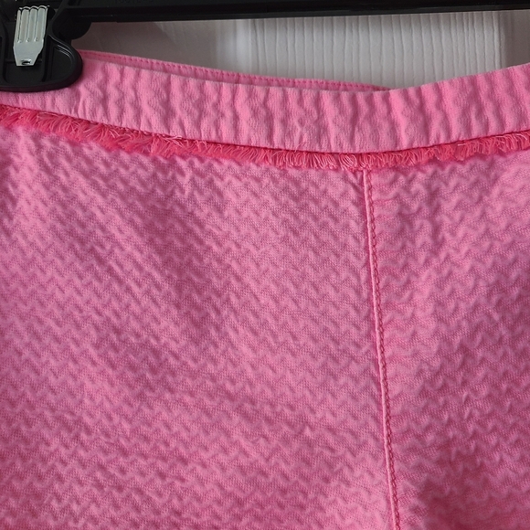SALE!! Lilly Pulitzer Pink Textures Addie Shorts - Picture 8 of 8